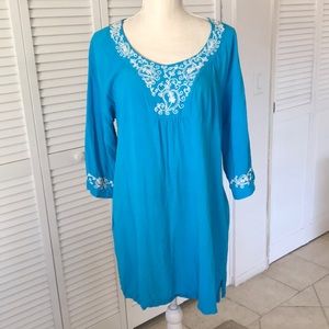 Patio Casuals by Cabernet‎ turquoise dress with white embroidery size M